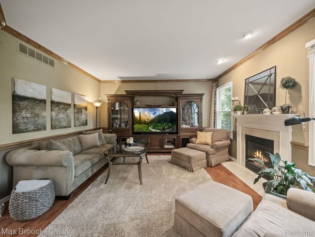 8-web-or-mls-P2277368.jpg | Image 7