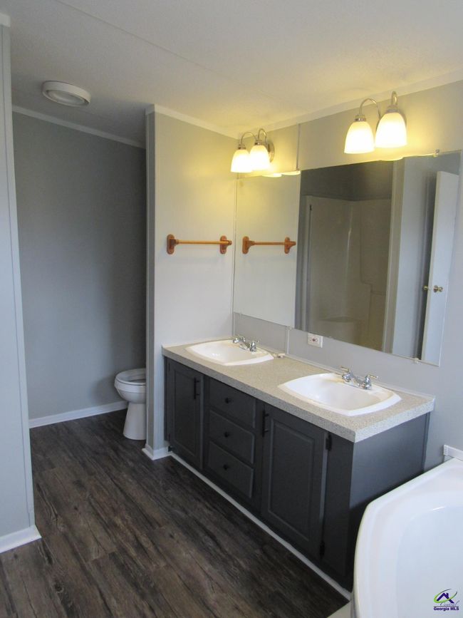637 Grovania Rd, House other with 4 bedrooms, 2 bathrooms and null parking in Hawkinsville GA | Image 49