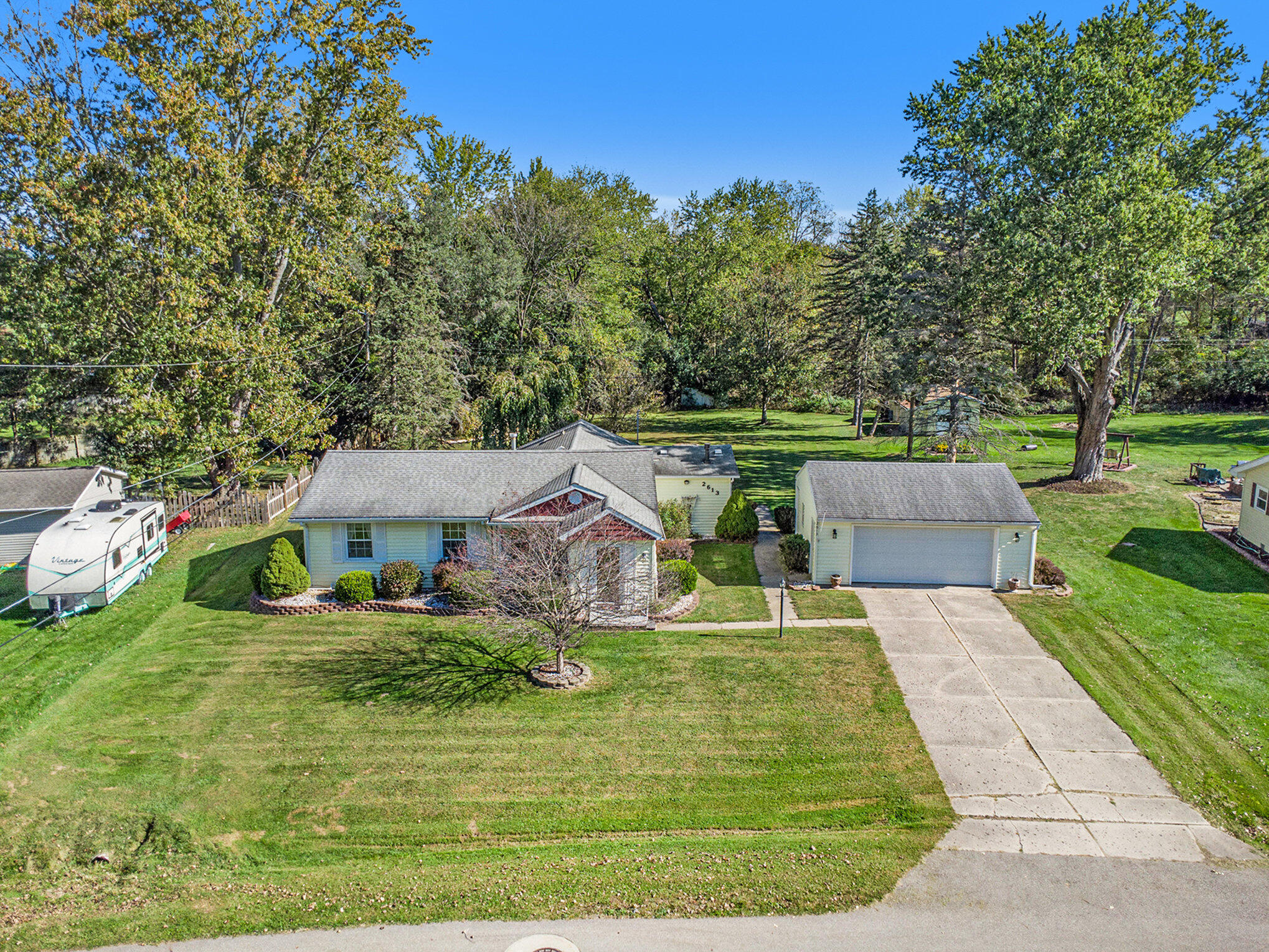 Renfrew Dr, Jackson, MI 49201