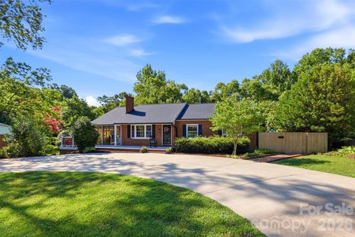 2201 Armstrong Park Dr, Gastonia, NC, 28054-4833 | Card Image