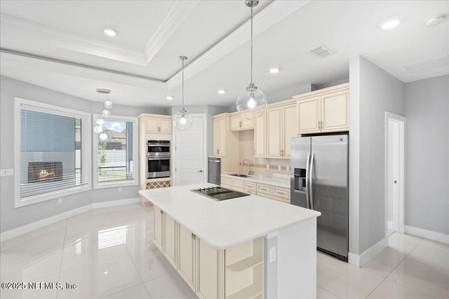 Microwave over oven like new | Image 9