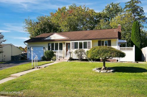 510 Mackey Avenue, Belford, NJ, 07718 | Card Image