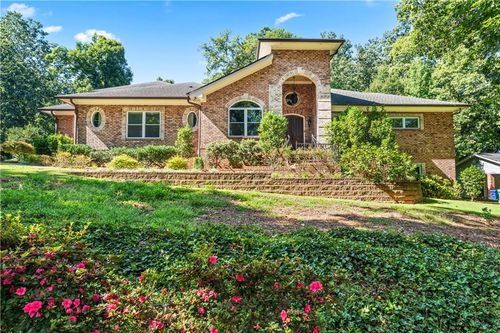 5816 Chamblee Dunwoody Rd, Dunwoody, GA, 30338-3706 | Card Image