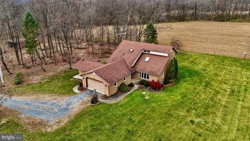 11 Carpenter Ln, NEWBURG, PA, 17240-9219 | Card Image