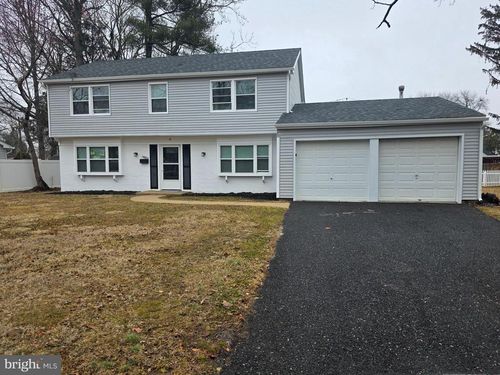 14 East Ct, WILLINGBORO, NJ, 08046-2218 | Card Image