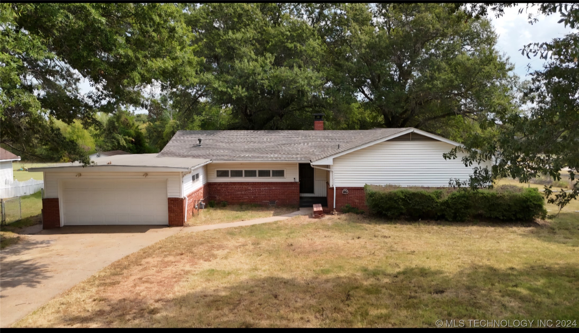 Mission Ln, Okmulgee, OK 74447