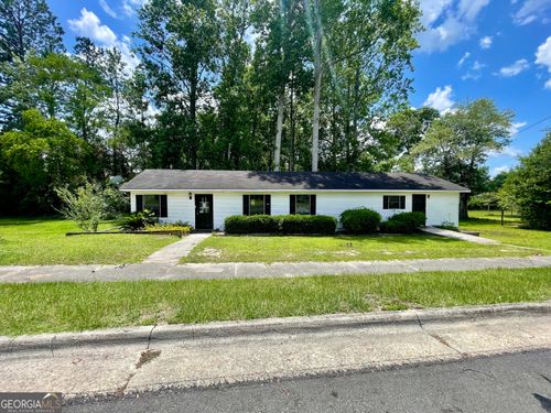 38 E 6th St, Helena, GA, 31037-3866 | Card Image