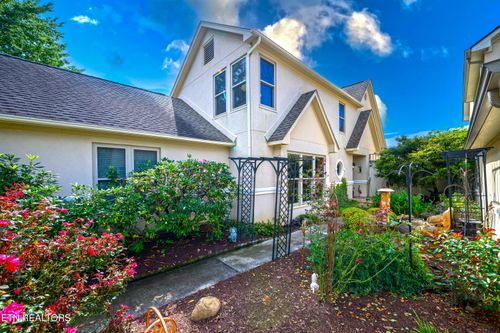 3413 Commodore Pt, Knoxville, TN, 37922-6564 | Card Image