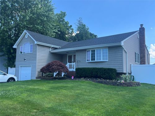 8 Primrose Ln, Kings Park, NY, 11754-3929 | Card Image