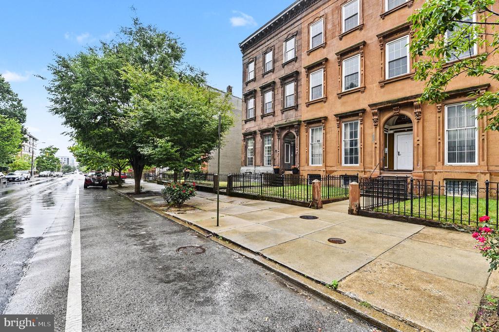 Commercial Sale in BALTIMORE 4