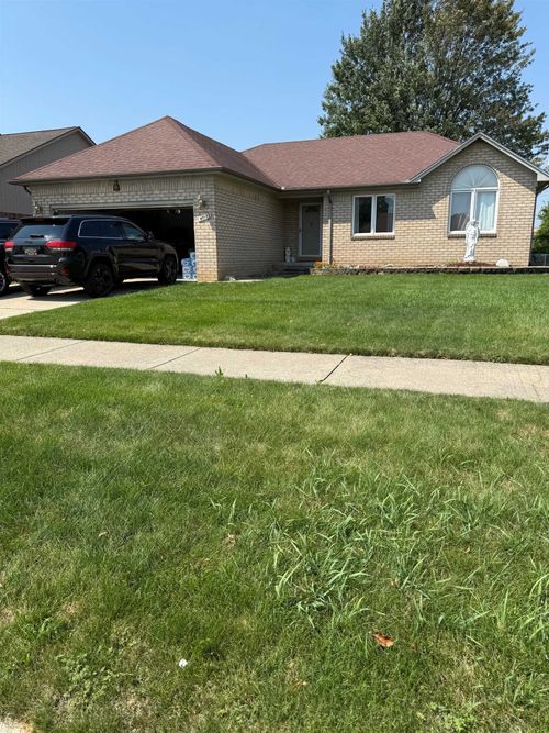 47177 Pamela Dr, Macomb, MI, 48044-2947 | Card Image