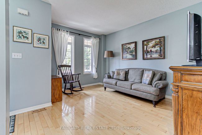 9 Colty Dr, House attached with 3 bedrooms, 3 bathrooms and 1 parking in Markham ON | Image 4