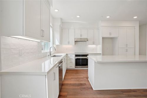 1675 Coral Sea Lane, San Pedro, CA, 90732 | Card Image