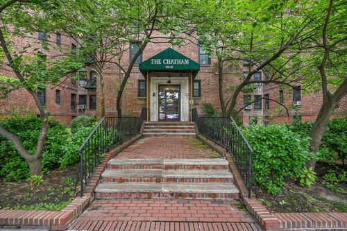 411-140-18 Burden Cres, Jamaica, NY, 11435-2320 | Card Image