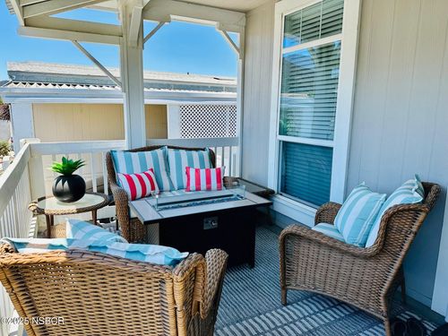104 Sierra Vis, SOLVANG, CA, 93463-2922 | Card Image