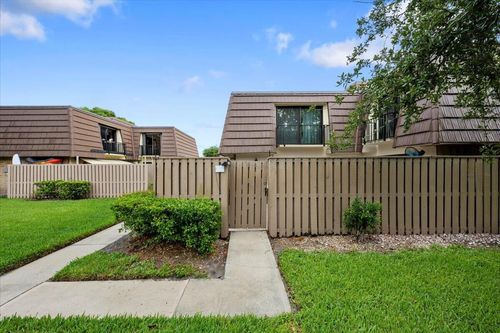 111 1st Ct, Palm Beach Gardens, FL, 33410-5101 | Card Image