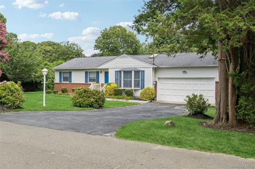 59 Homewood Dr, Hampton Bays, NY, 11946-3732 | Card Image