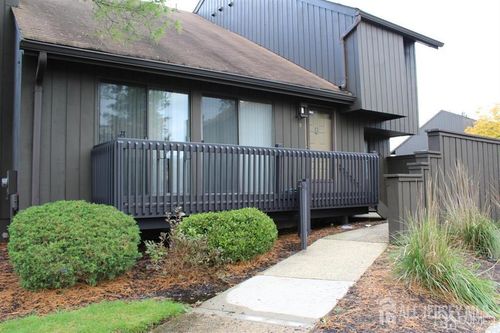 3 Westgate Dr, Edison, NJ, 08820-1107 | Card Image