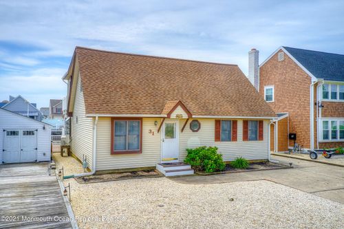 31 Peggy Ln, MANAHAWKIN, NJ, 08050-4329 | Card Image