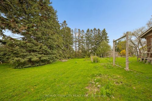 146 Carson Dr, Kitchener, ON, N2B2Z2 | Card Image