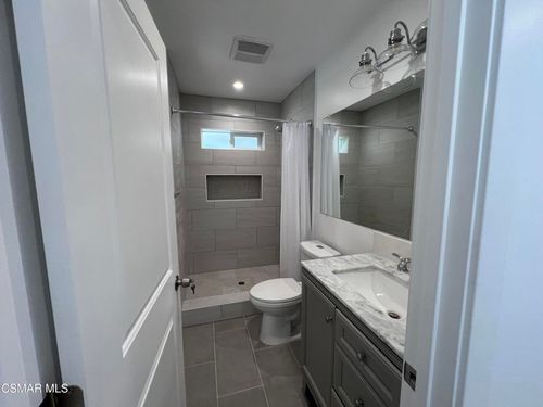b-545 Shenandoah Street, Thousand Oaks, CA, 91360 | Card Image