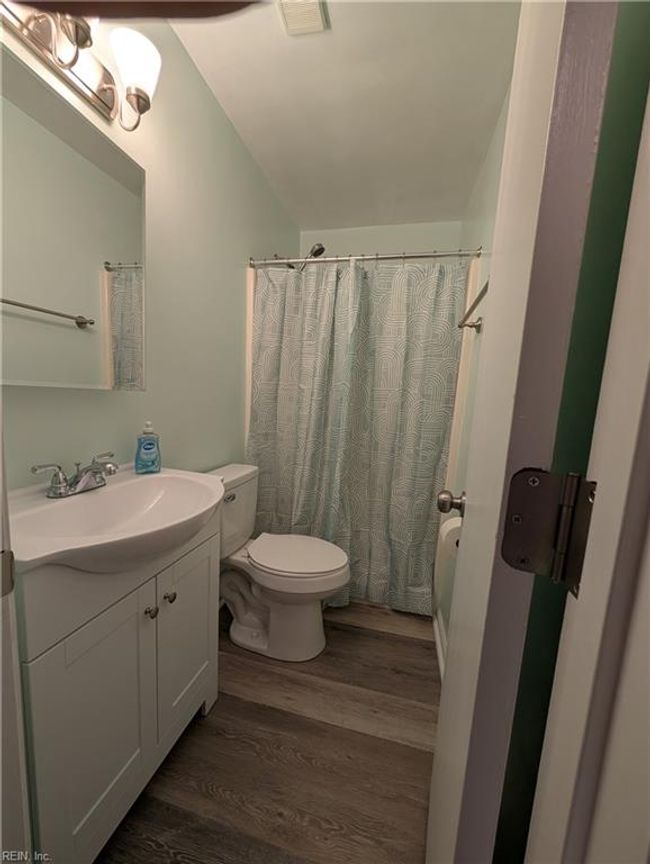 Hall Bath | Image 14