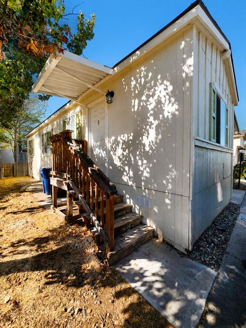154-7596 La Bella Circle, North Highlands, CA, 95660 | Card Image