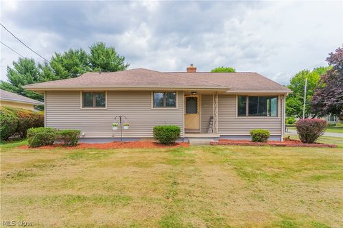 2163 Hollywood St Ne, Warren, OH, 44483-4221 | Card Image