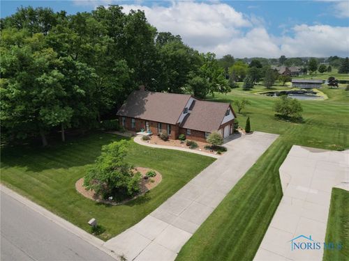 772 Fairway Ln, Wauseon, OH, 43567-9424 | Card Image
