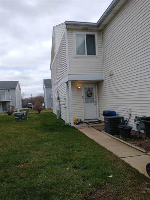489-489 Meadow Green Ln, Round Lake Beach, IL, 60073-1356 | Card Image