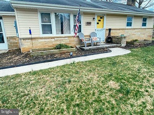 16 Ford Ave, BOONSBORO, MD, 21713-1104 | Card Image