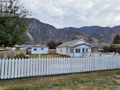 811 6th Ave, Keremeos, BC, V0X1N3 | Card Image