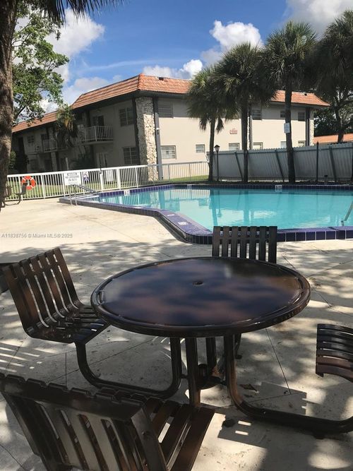 apt-b15-13920 Lake Placid Ct, Miami Lakes, FL, 33014-3074 | Card Image