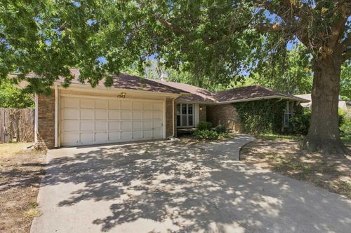 1343 N Caddy Ln, Wichita, KS, 67212-4207 | Card Image