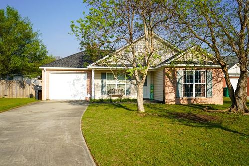 3901 Lillian Guest Cir, Valdosta, GA, 31605-7729 | Card Image