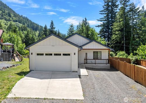 7952 Apache Dr, Maple Falls, WA, 98266-7806 | Card Image