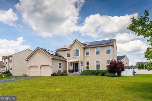 1686 Carriage Dr, WILLIAMSTOWN, NJ, 08094-3892 | Card Image