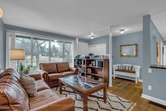 25 Ellery Cres, House other with 4 bedrooms, 2 bathrooms and 3 parking in Nepean ON | Image 6