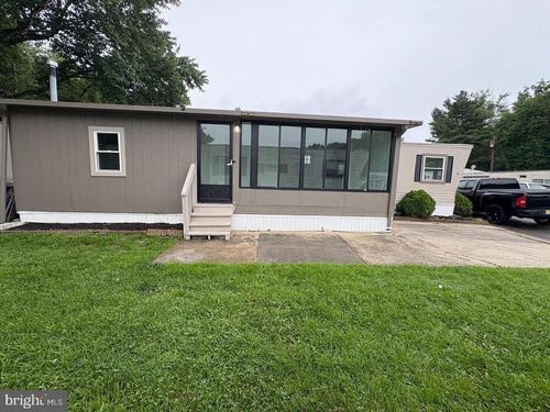 74-1 Victory Ave, PENNSVILLE, NJ, 08070 | Card Image