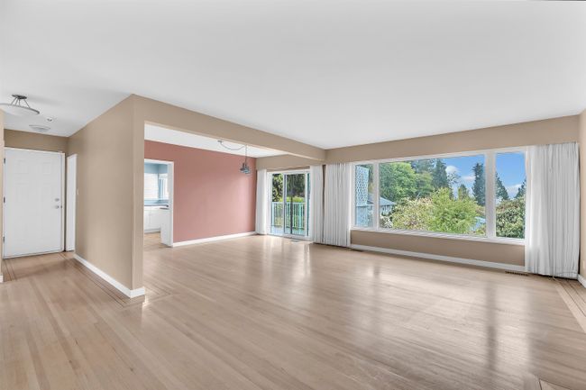 1386 Lawson Avenue, House other with 4 bedrooms, 2 bathrooms and 5 parking in West Vancouver BC | Image 18