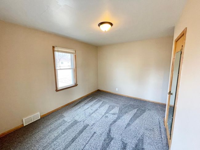 421 W Van Dusen St, House other with 5 bedrooms, 2 bathrooms and null parking in Springfield MN | Image 29