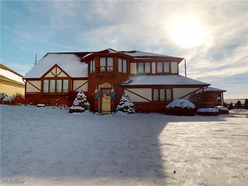 910 Canal St, Magnolia, OH, 44643-9208 | Card Image