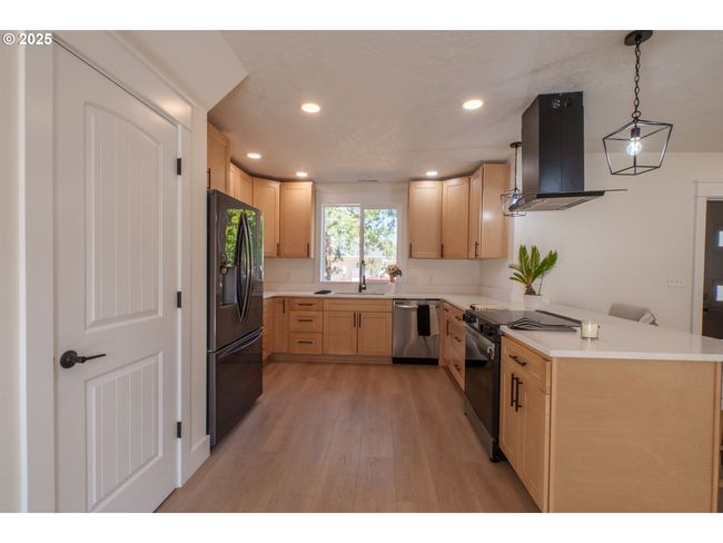 535 E St, House other with 4 bedrooms, 3 bathrooms and 1 parking in Independence OR | Image 13