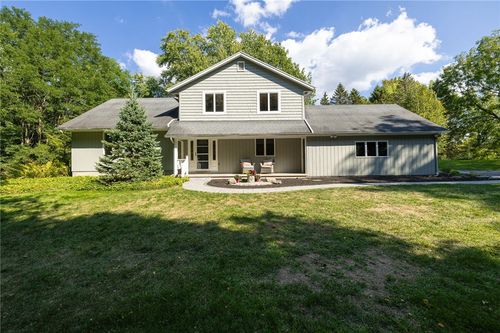 7610 Dryer Rd, Victor, NY, 14564-8707 | Card Image