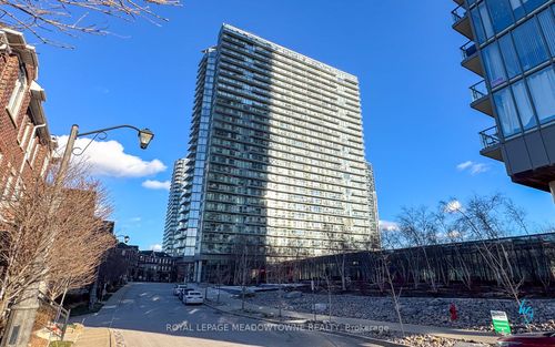 {{alt}} | Card Image