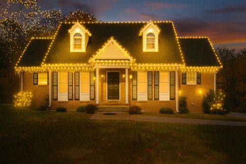 1719 Wynnewood Dr, Chapmansboro, TN, 37035-9054 | Card Image