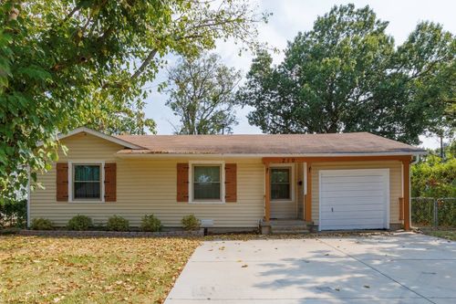 210 E Daugherty Dr, Garland, TX, 75041-1911 | Card Image
