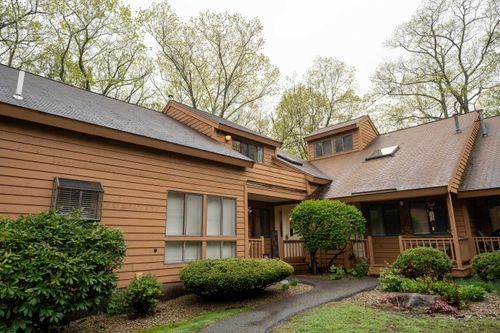 4-4 Clement Ct, Haverhill, MA, 01832-1100 | Card Image