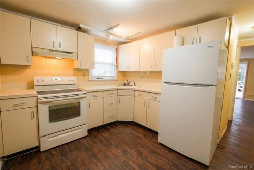 495 Brooklyn Ave, North Baldwin, NY, 11510-2506 | Card Image