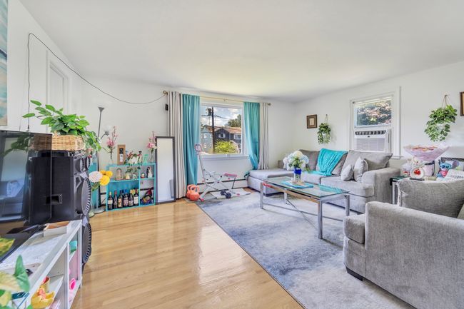 226 Middletown Ave, Home with 6 bedrooms, 2 bathrooms and 8 parking in Wethersfield CT | Image 10